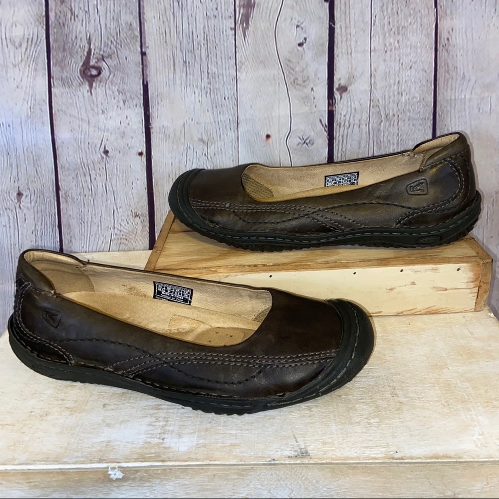 Keen slip on black leather ballet flats 53010 SZ 8